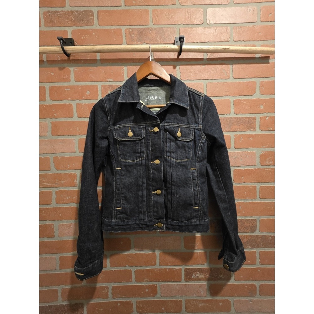 Gap 1969 Women's Blue Denim Jacket, Classic Fit, Button-Up, Size small. Sku 98